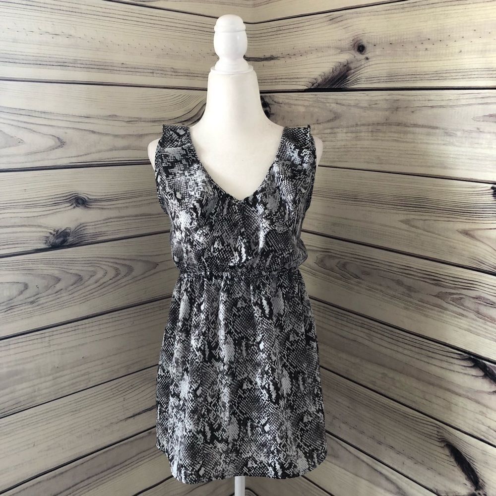 MOTHERHOOD Maternity Grey & Black Snakeskin Print Ruffle Tank Top Medium